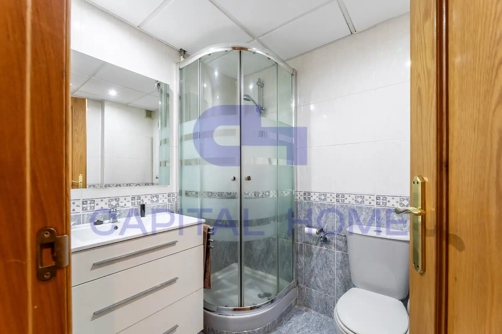 Baño de Piso en venta en Navalcarnero con Aire acondicionado, Calefacción y Parquet