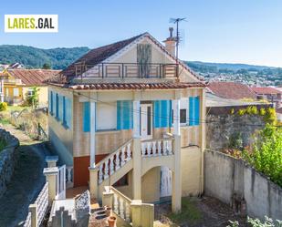 Vista exterior de Casa o xalet en venda en Cangas  amb Terrassa