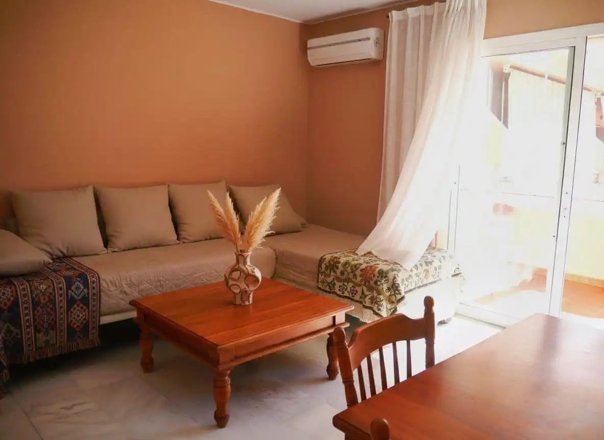 Sala de estar de Apartamento en venta en Fuengirola con Aire acondicionado, Calefacción y Jardín privado