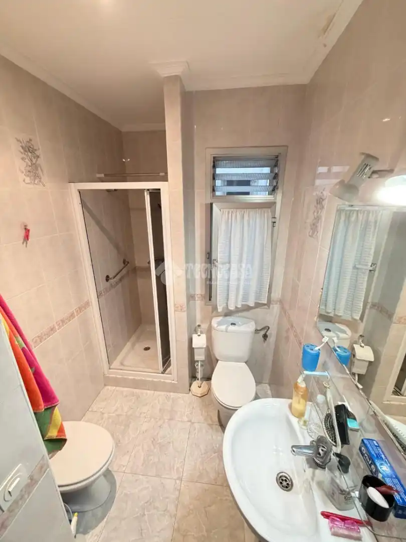 Baño de Piso en venta en Sevilla con Balcón