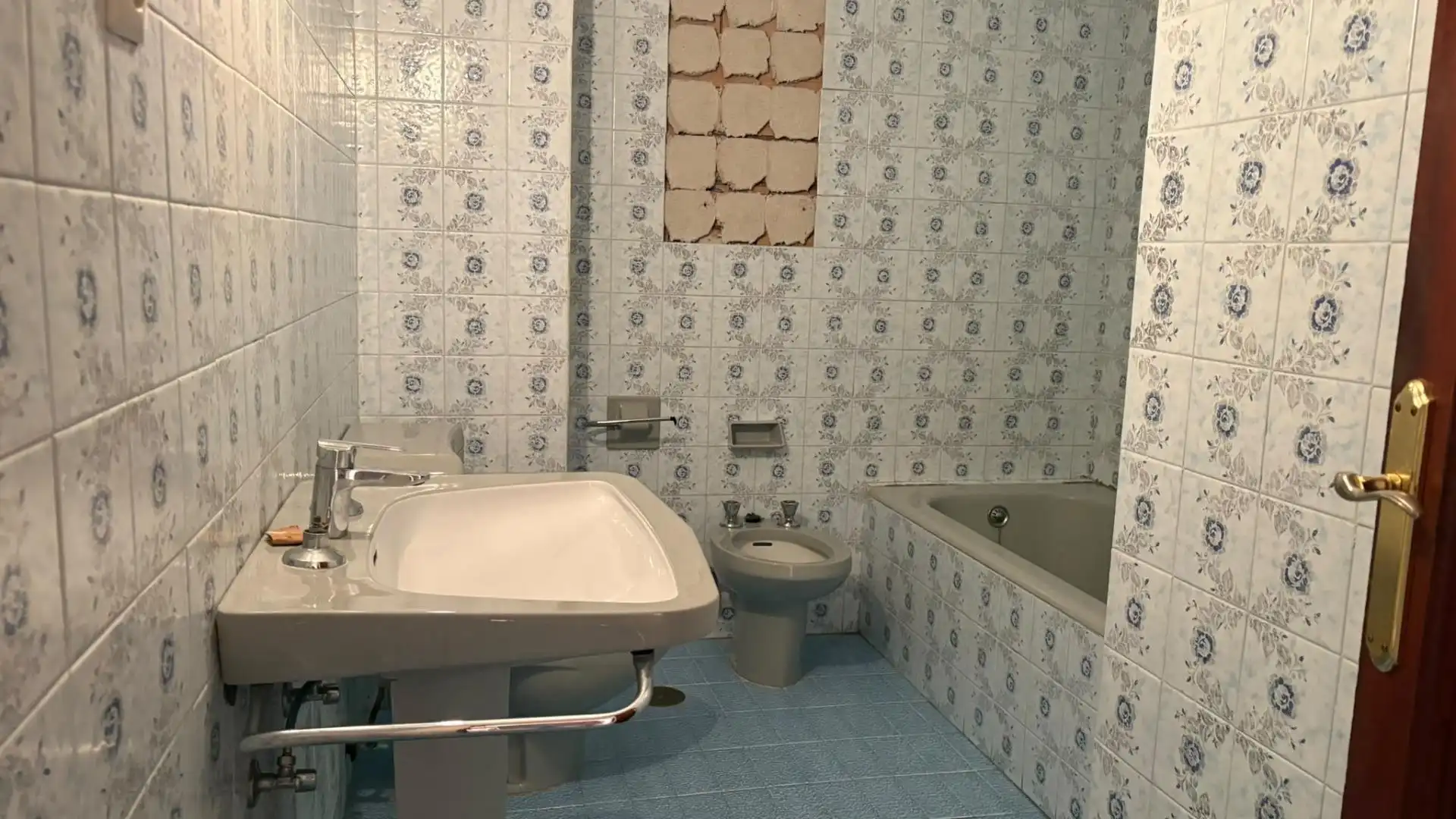 Bathroom of Flat for sale in Málaga  with Terrace and Balcony