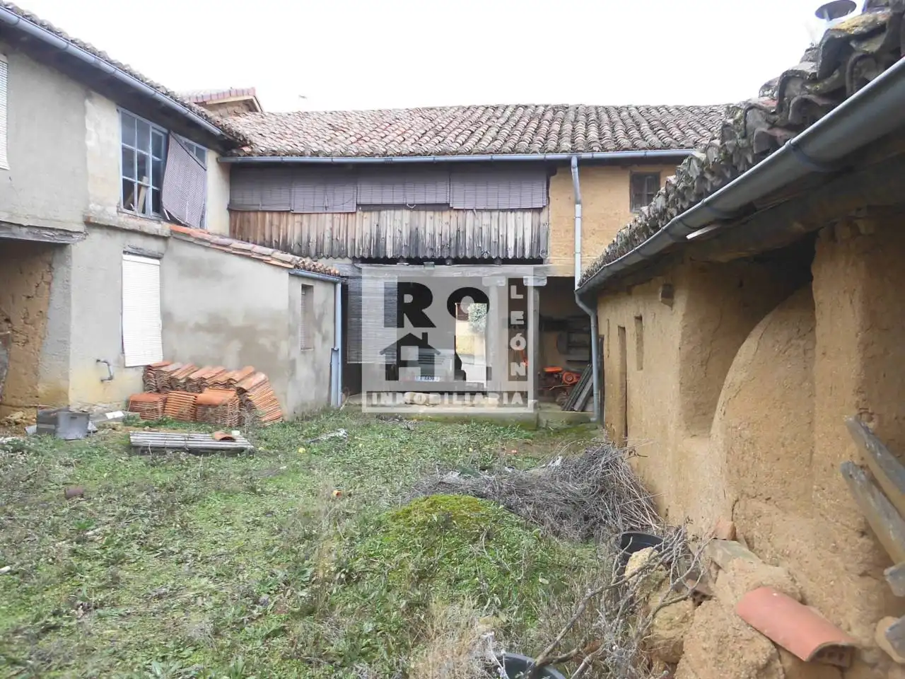 Casa o xalet en venda en Valdefresno amb Jardí privat
