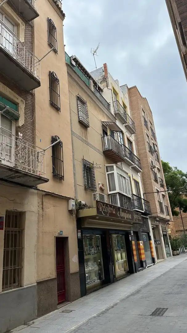 Mixt residencial en venda a Calle de la Serreta