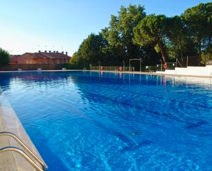 Swimming pool of Flat for sale in  Madrid Capital  with Air Conditioner, Heating and Terrace