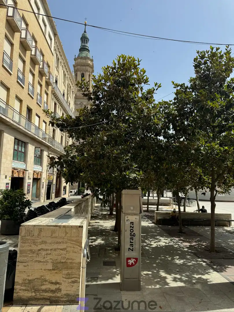 Exterior view of Flat for rent in Zaragoza  with Air Conditioner, Heating and Parquet flooring