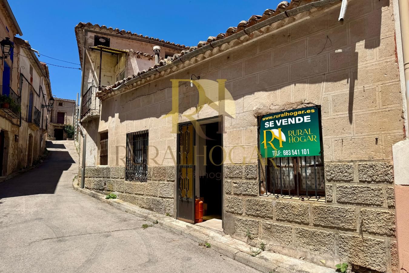 Vista exterior de Casa o xalet en venda en Milmarcos amb Jardí privat, Moblat i Balcó