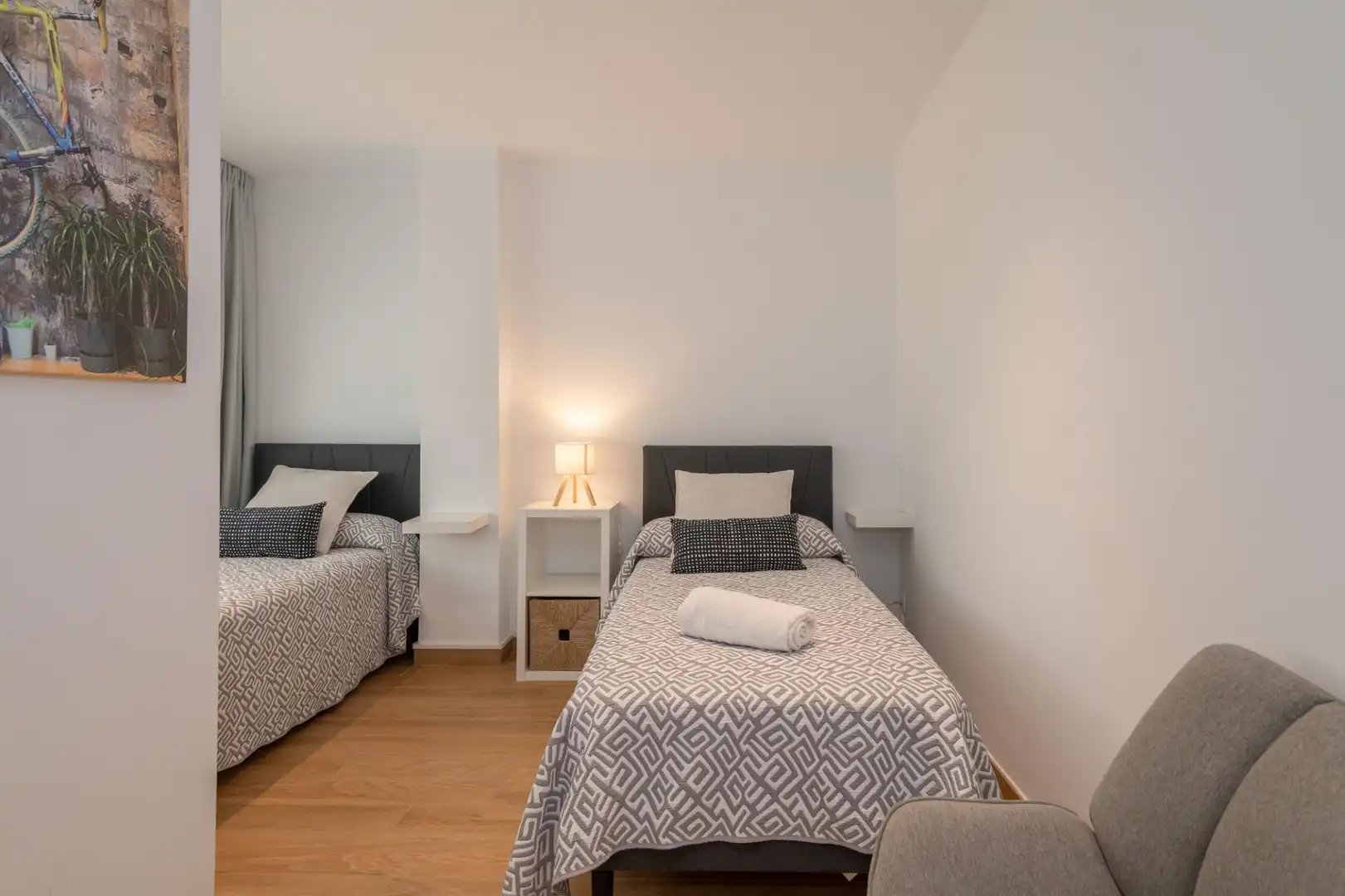 Bedroom of Flat for rent in Girona  with Air Conditioner, Heating and Furnished