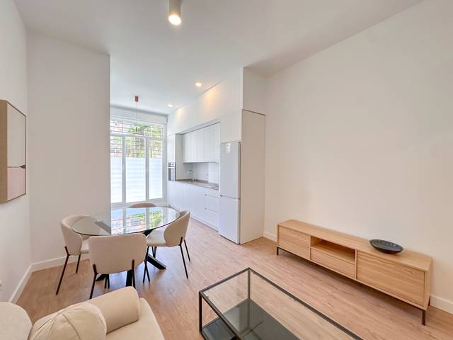 Piso en Venta en Calle Cueva de Menga, 5C en Urbadiez - Entrepuentes