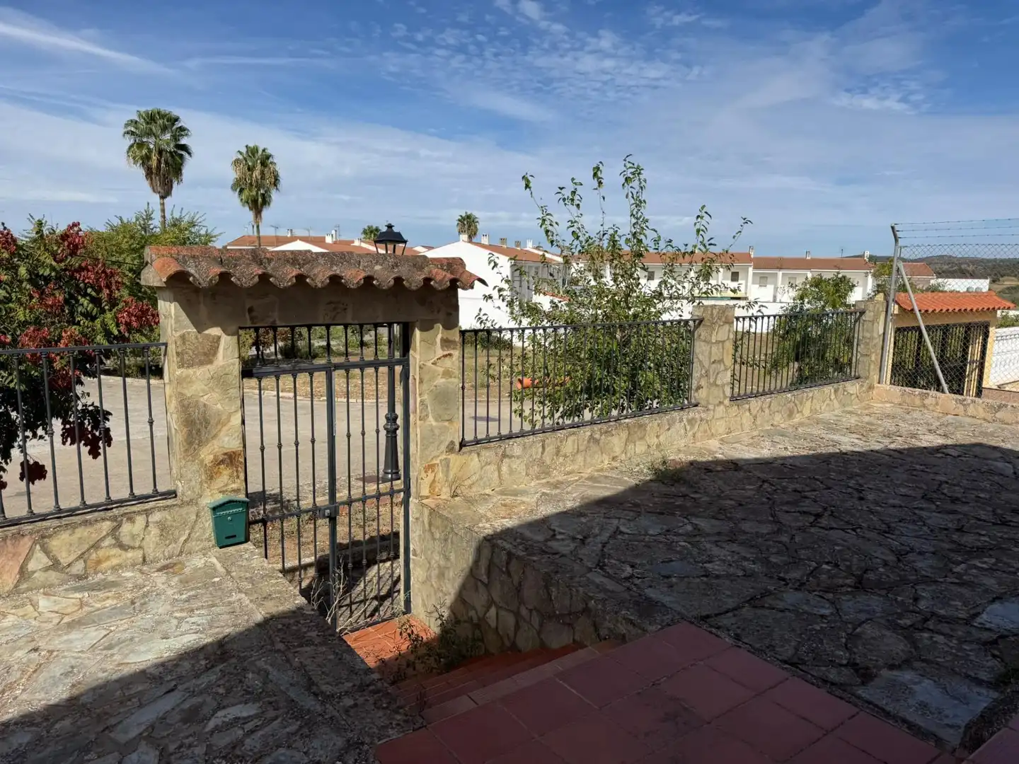 Houses for sale in Encinasola, Huelva