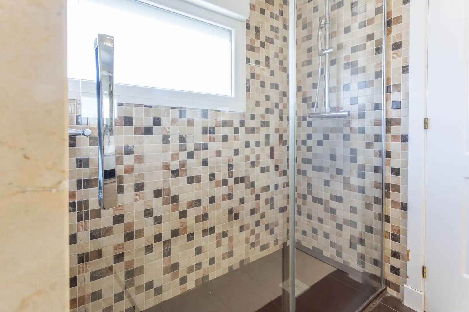 Bathroom of Houses for sale in Villanueva de la Cañada  with Air Conditioner, Heating and Private garden