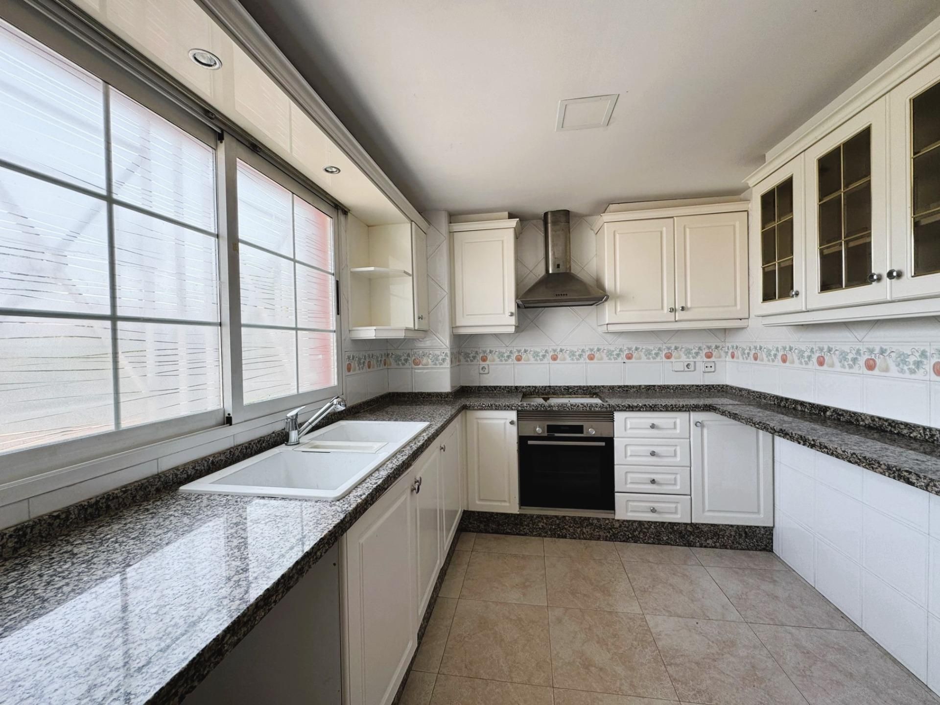 Kitchen of Single-family semi-detached for sale in Benirredrà  with Terrace