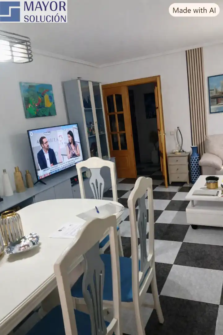 Piso con terraza en venta en Calle Río Jalón 3, imagen 2