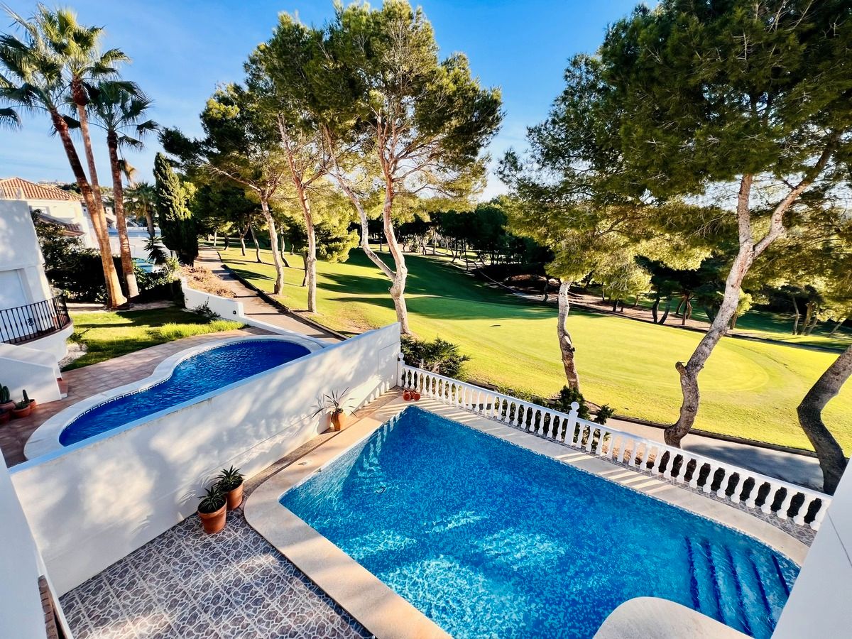 Garden of House or chalet for sale in Orihuela  with Air Conditioner, Heating and Private garden