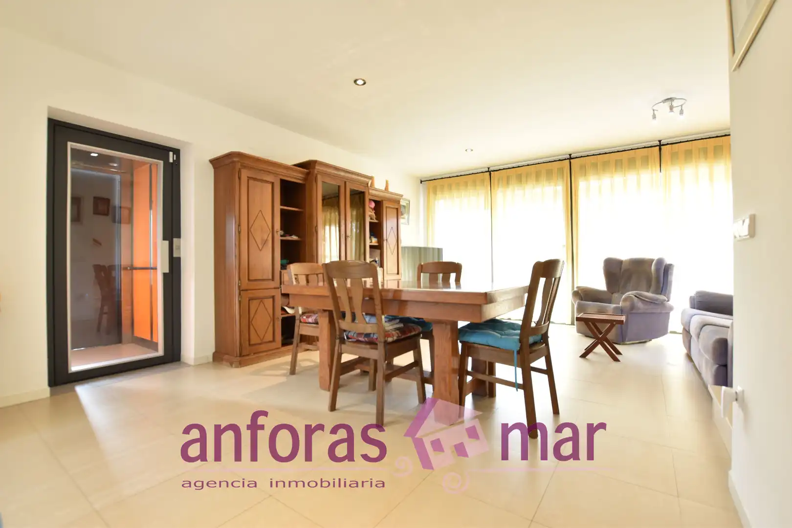 Comedor de Casa adosada en venta en Torredembarra con Aire acondicionado, Calefacción y Jardín privado