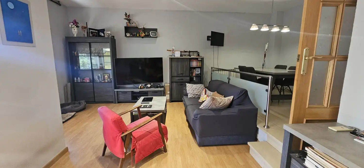 Sala d'estar de Casa o xalet en venda en Corbera de Llobregat amb Aire condicionat, Calefacció i Jardí privat