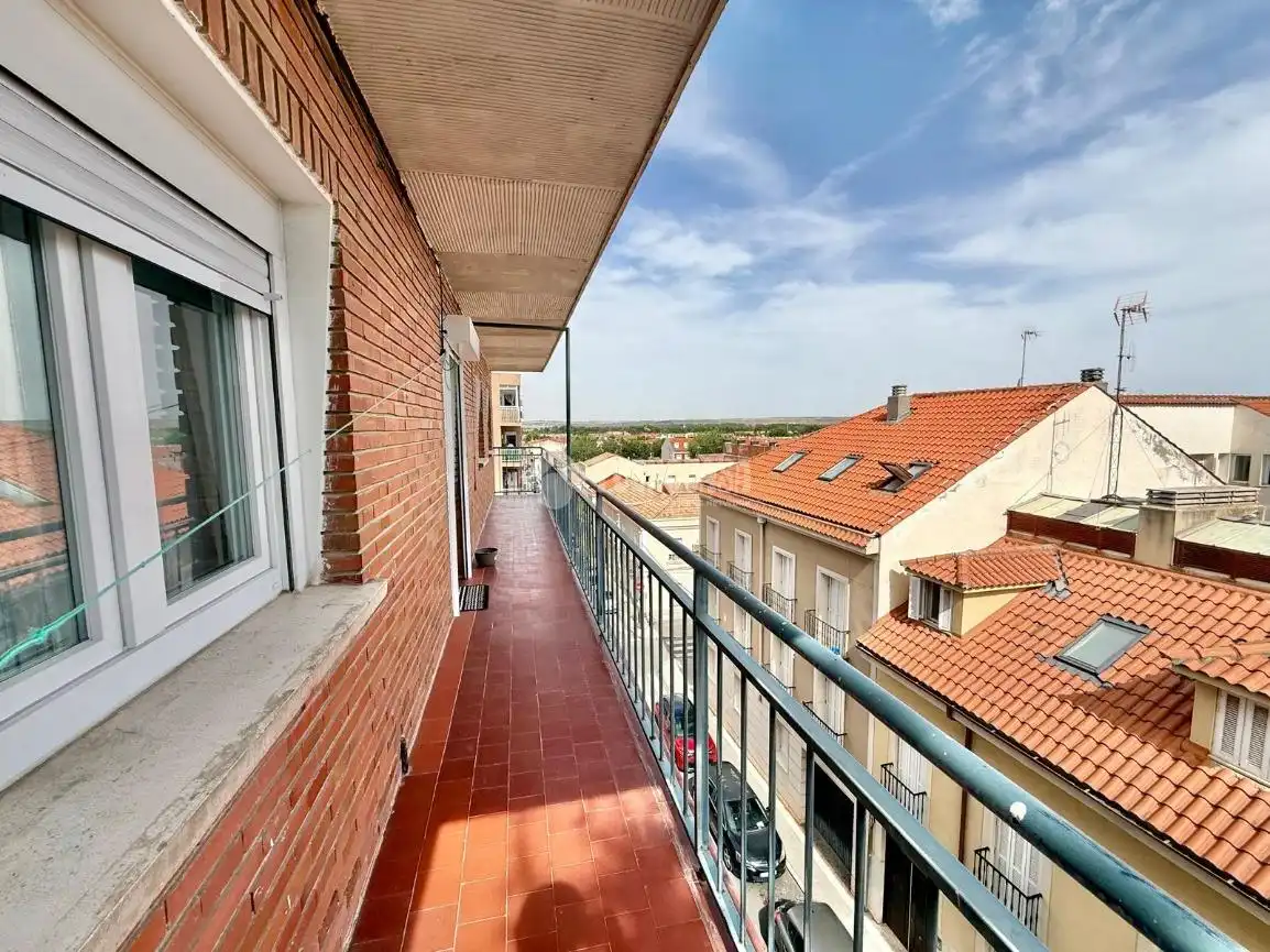 Vista exterior de Piso de alquiler en Aranjuez con Calefacción y Terraza