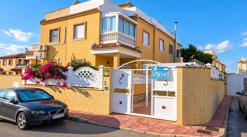 Vivienda totalmente reformada con solárium privado y vistas al lago salado