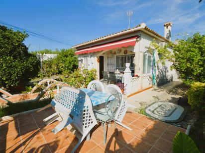 Jardí de Casa o xalet en venda en Cubelles amb Aire condicionat, Terrassa i Balcó