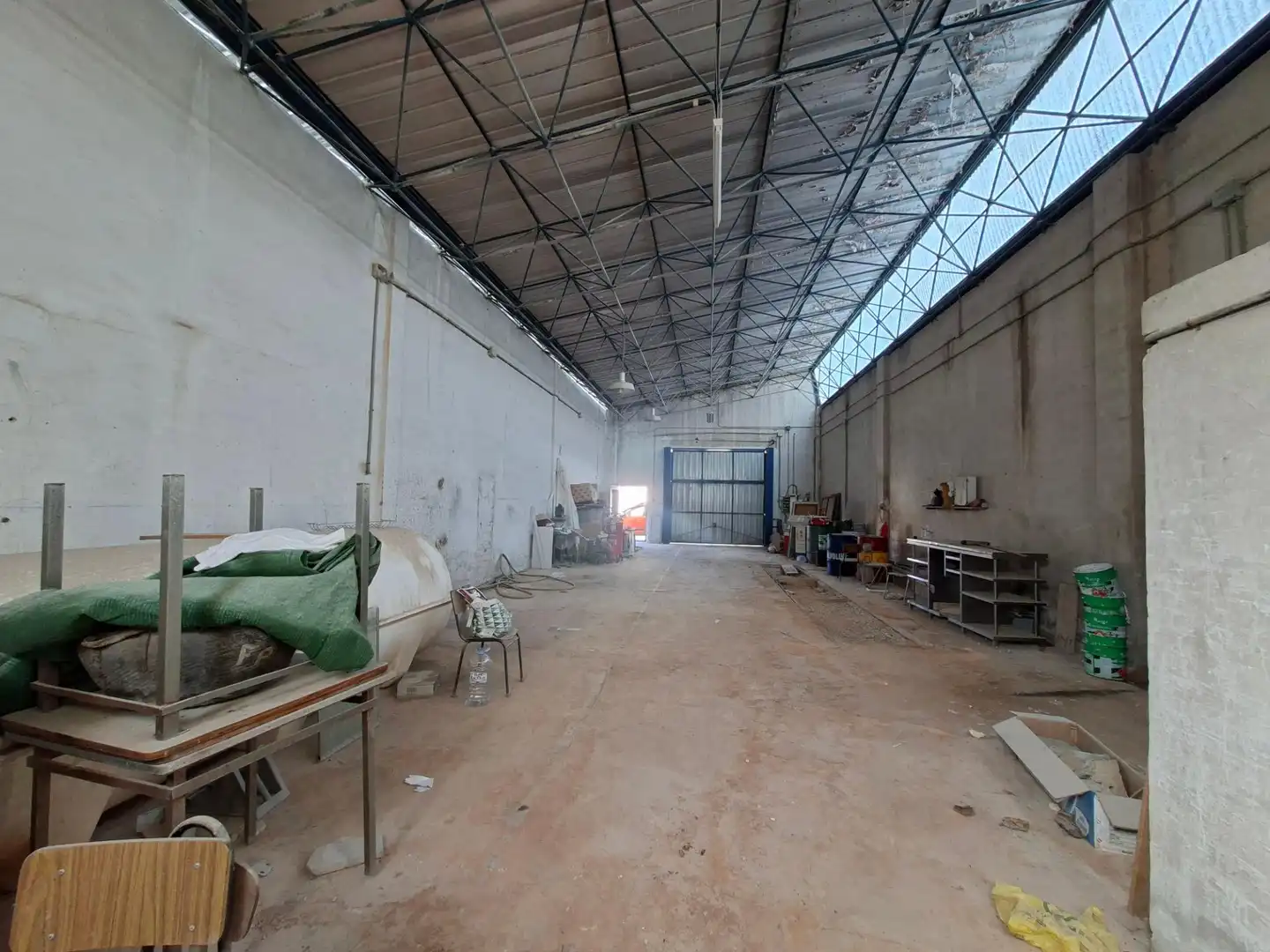 Nau industrial en venda a Algueña