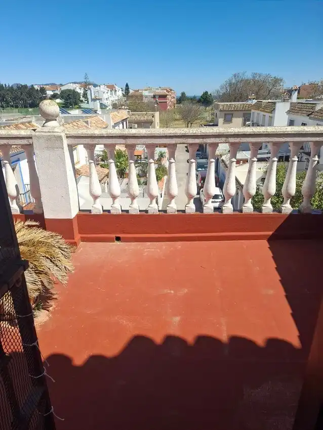 Balcony of Detached homes for sale in Algeciras