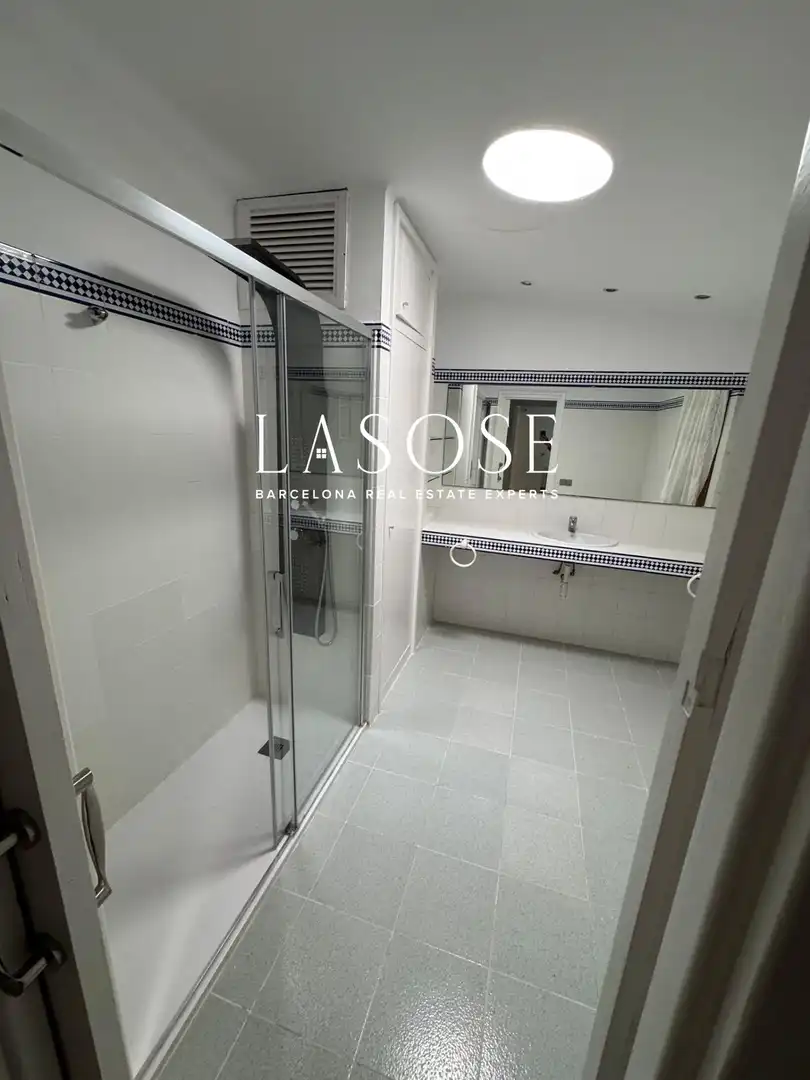 Bathroom of Houses for sale in Sitges  with Heating, Private garden and Parquet flooring