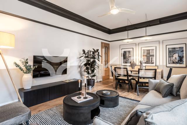 Apartamento en Alquiler en Paseo de la Reina Cristina en Jerónimos