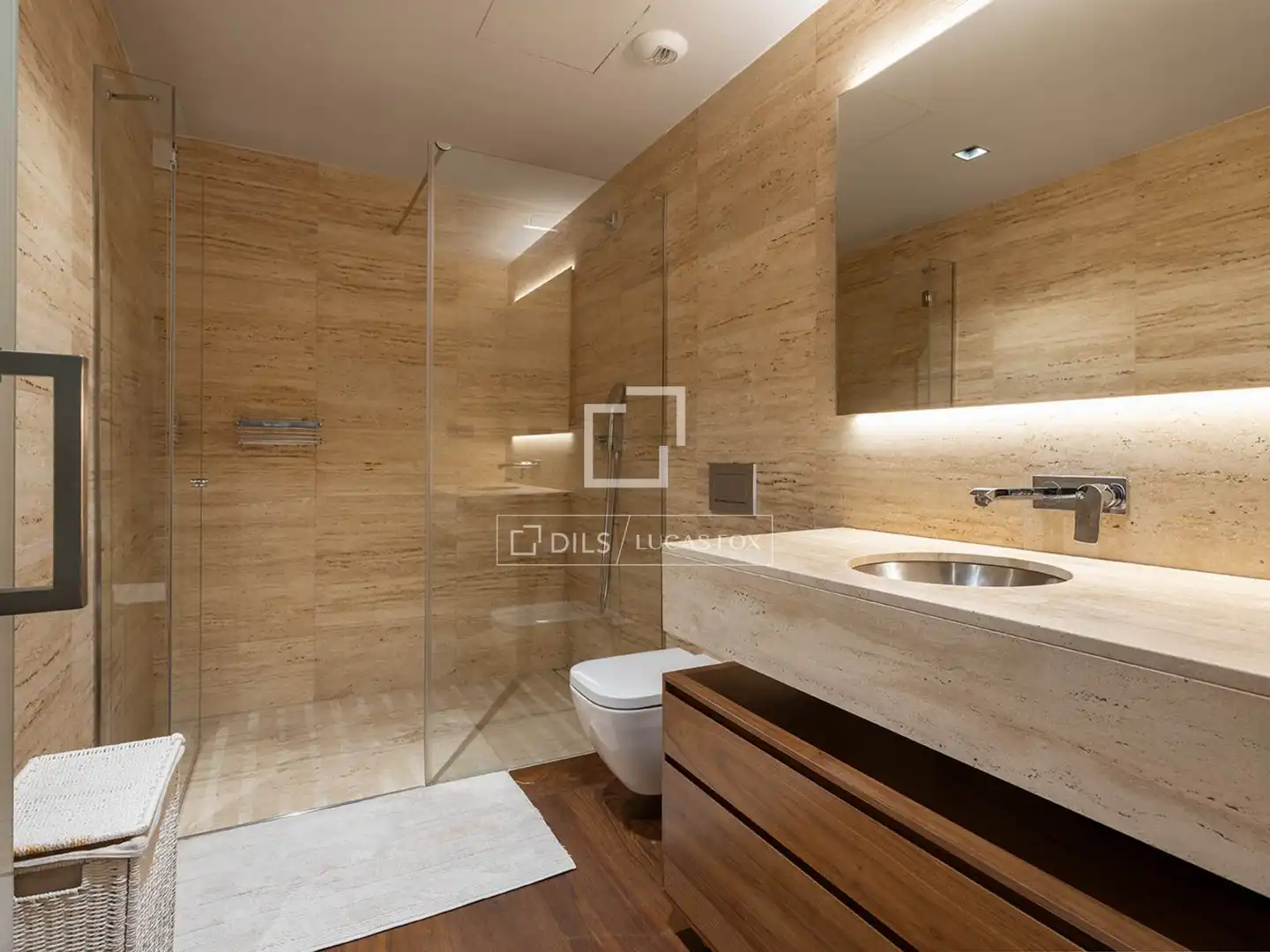 Baño de Piso en venta en Barcelona con Aire acondicionado, Calefacción y Terraza