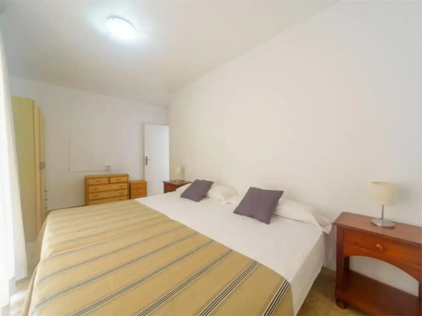 Schlafzimmer von Wohnungen zur Miete in Benidorm mit Klimaanlage und Balkon