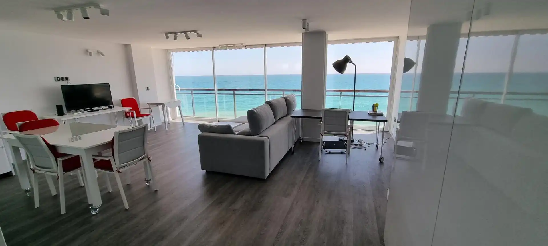 Sala d'estar de Apartament de lloguer en Alicante / Alacant amb Aire condicionat i Moblat