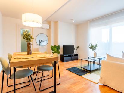 Living room of Attic to rent in  Madrid Capital  with Air Conditioner, Heating and Parquet flooring