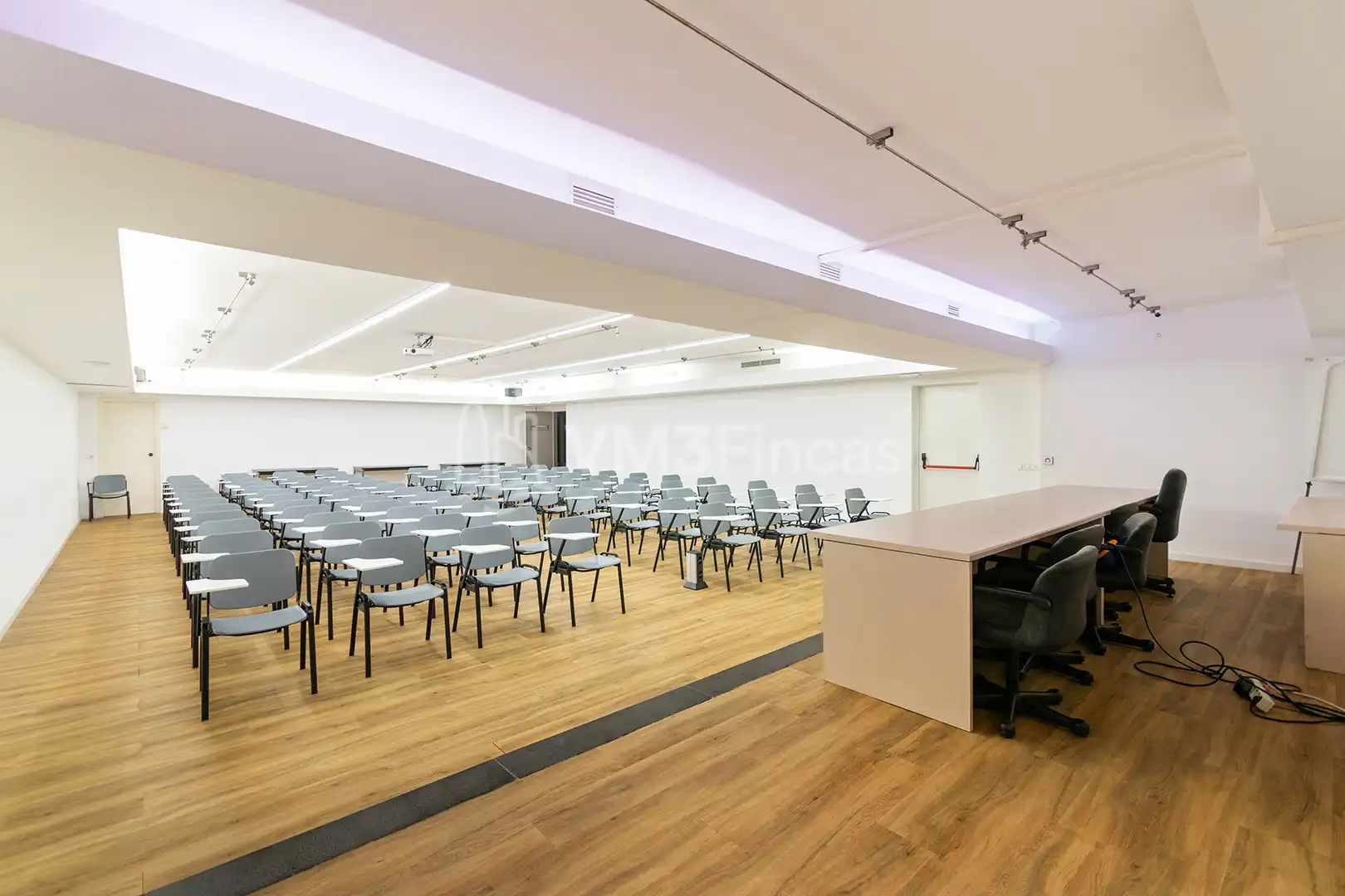 Oficina de alquiler en Les Corts