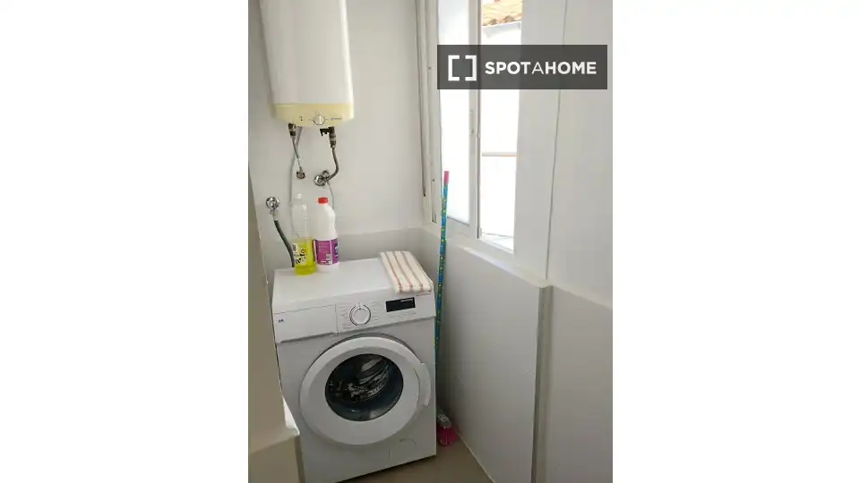 Room in Zaragoza, Zaragoza