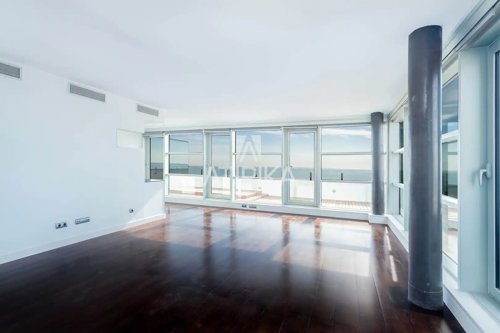 Sala de estar de Ático en venta en Barcelona con Aire acondicionado, Parquet y Terraza