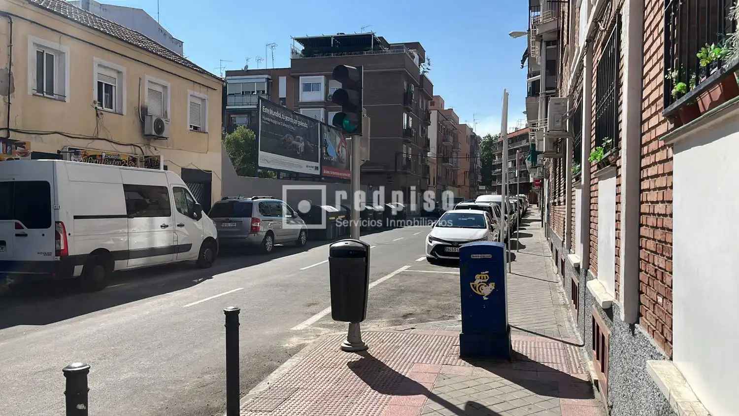 Vista exterior de Local en venda en Madrid