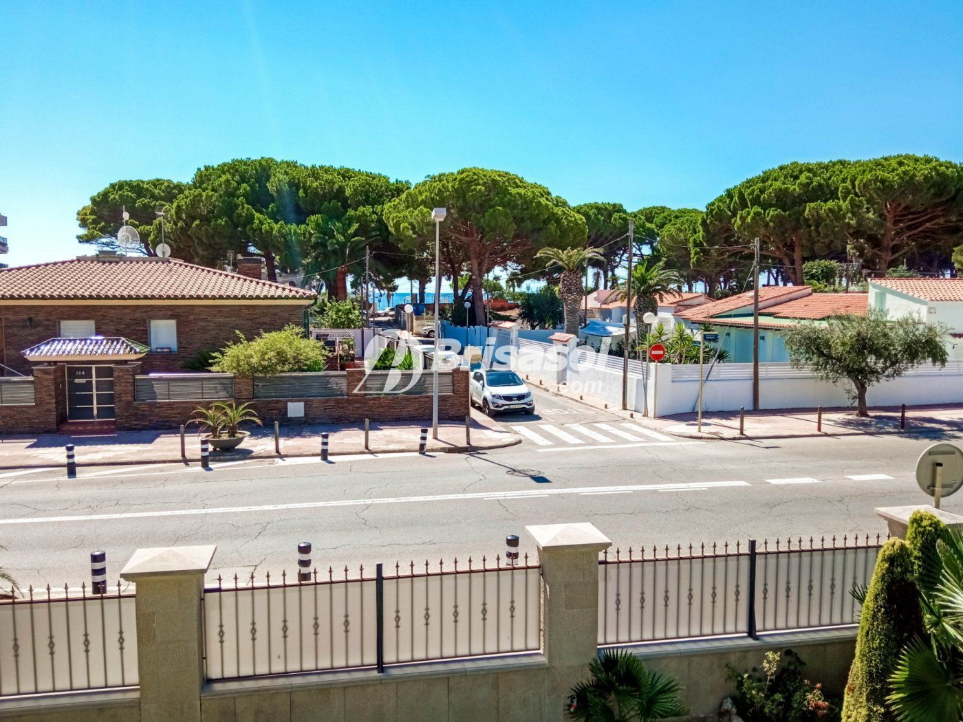 Vista exterior de Casa o xalet en venda en Cambrils amb Aire condicionat, Jardí privat i Terrassa