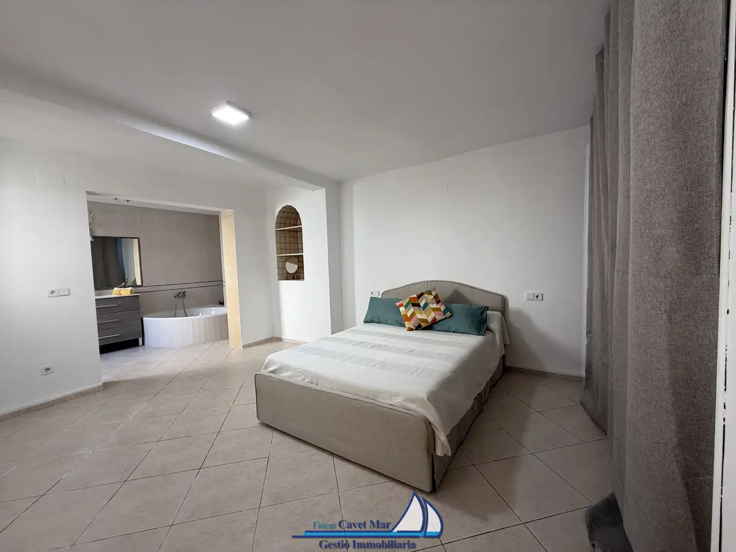 Habitación de Casa adosada en venta en Mont-roig del Camp con Aire acondicionado, Calefacción y Jardín privado