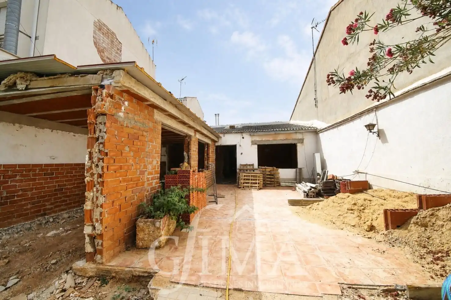 Vista exterior de Casa o chalet en venta en Tomelloso con Trastero