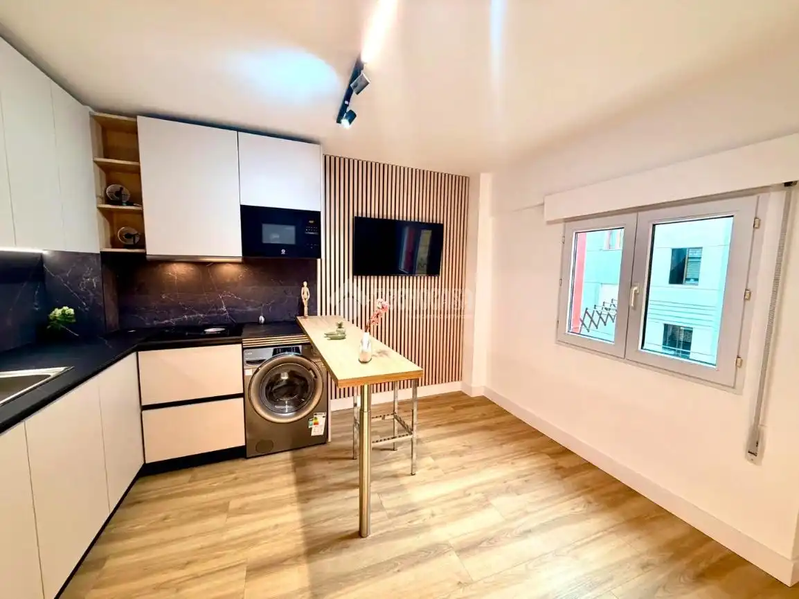 Cocina de Piso en venta en Santander con Calefacción, Parquet y Amueblado