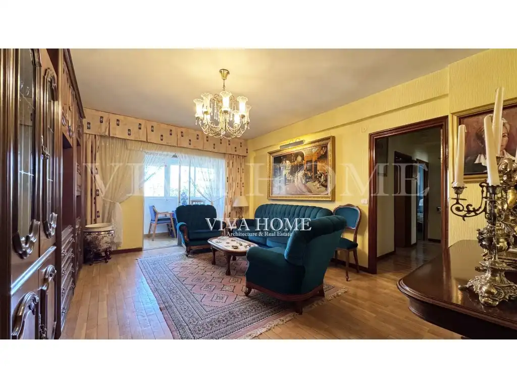 Sala de estar de Piso en venta en  Madrid Capital