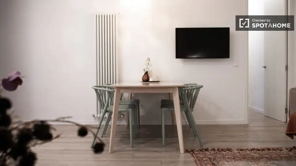 Flat for rent in Gaztambide