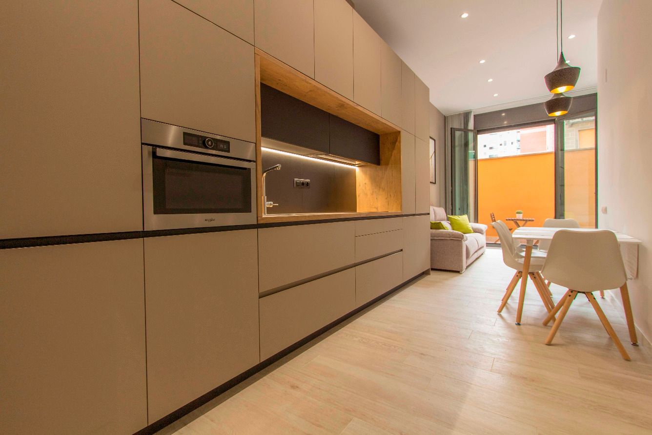 Cuina de Apartament de lloguer en  Barcelona Capital amb Aire condicionat, Calefacció i Parquet