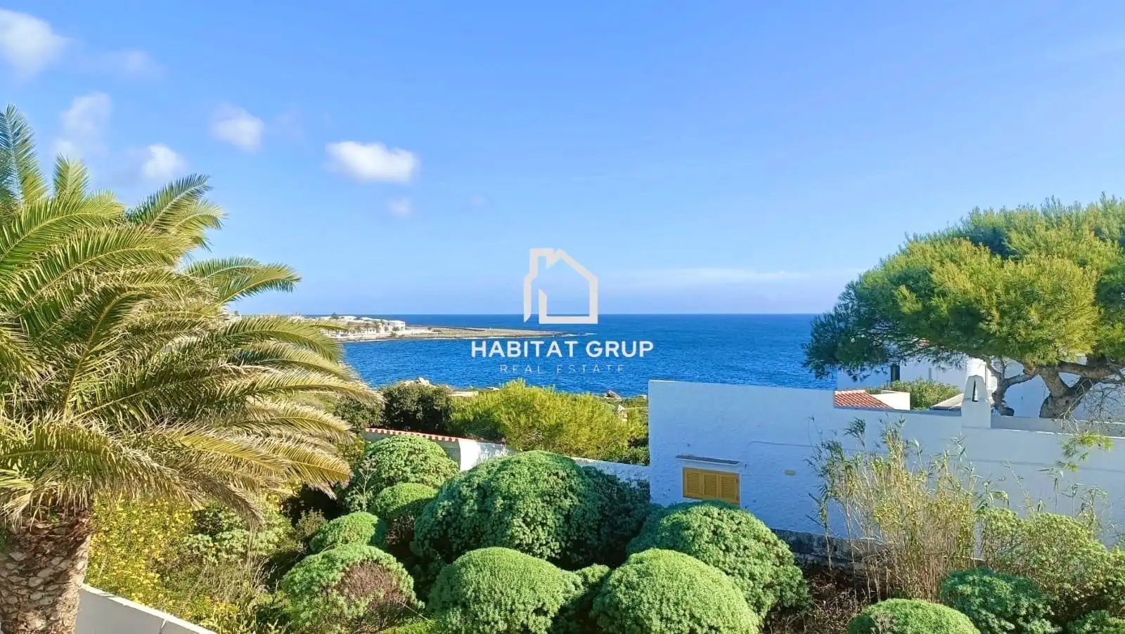 Einfamilien-Reihenhaus zum Verkauf in Sant Lluís mit Heizung, Privatgarten und Terrasse