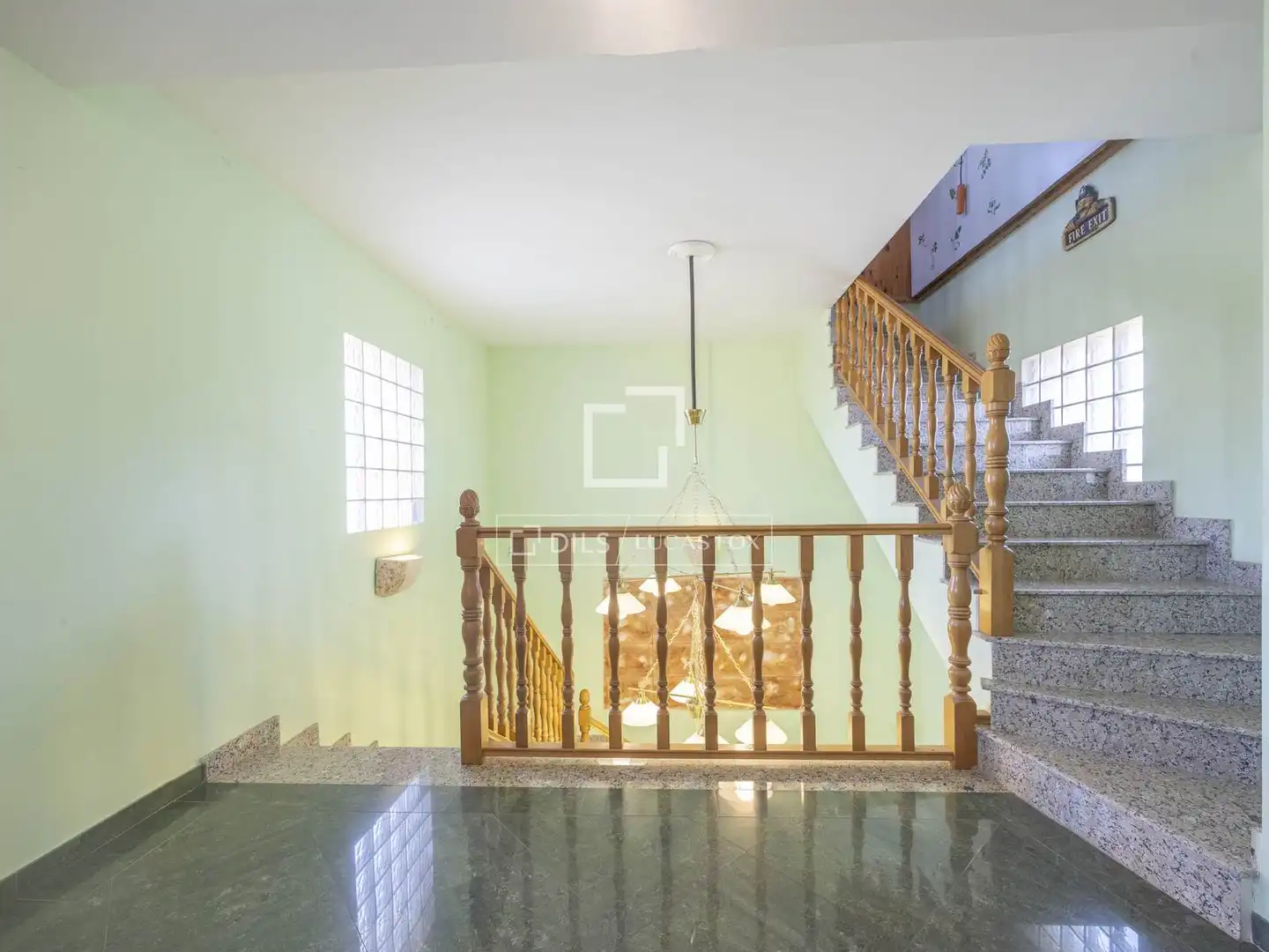 Houses for sale in La Pobla de Vallbona  with Air Conditioner, Heating and Private garden