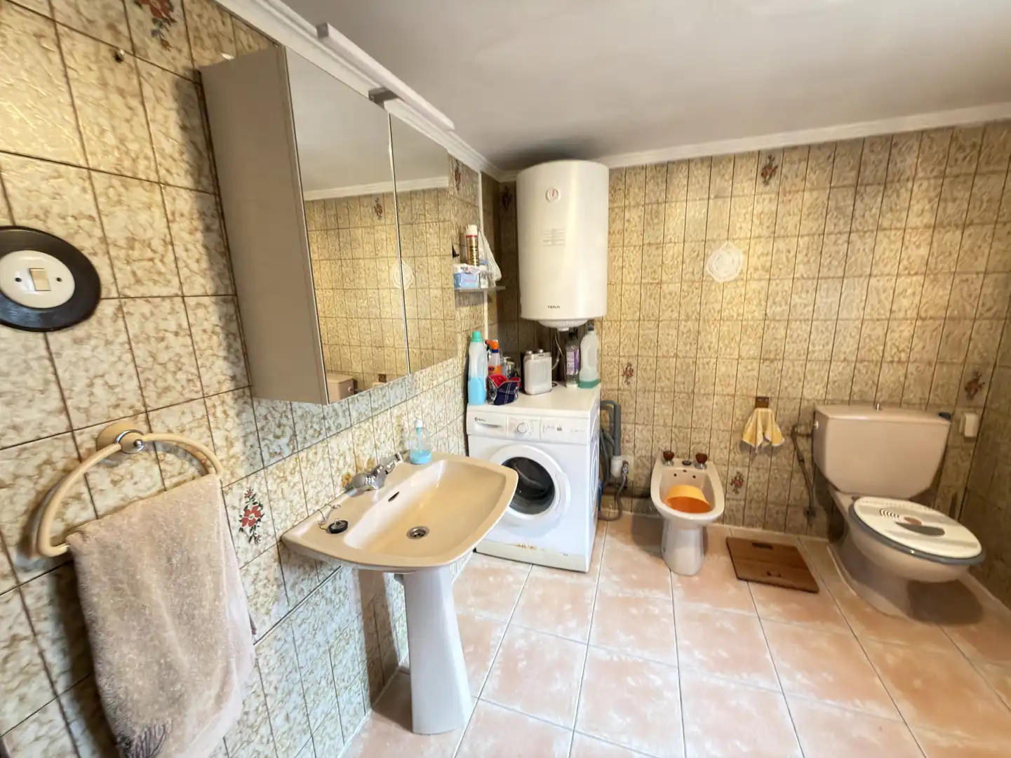 Bathroom of Houses for sale in Santa Cruz de Bezana