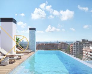 Swimming pool of Flat for sale in  Barcelona Capital  with Air Conditioner, Heating and Terrace