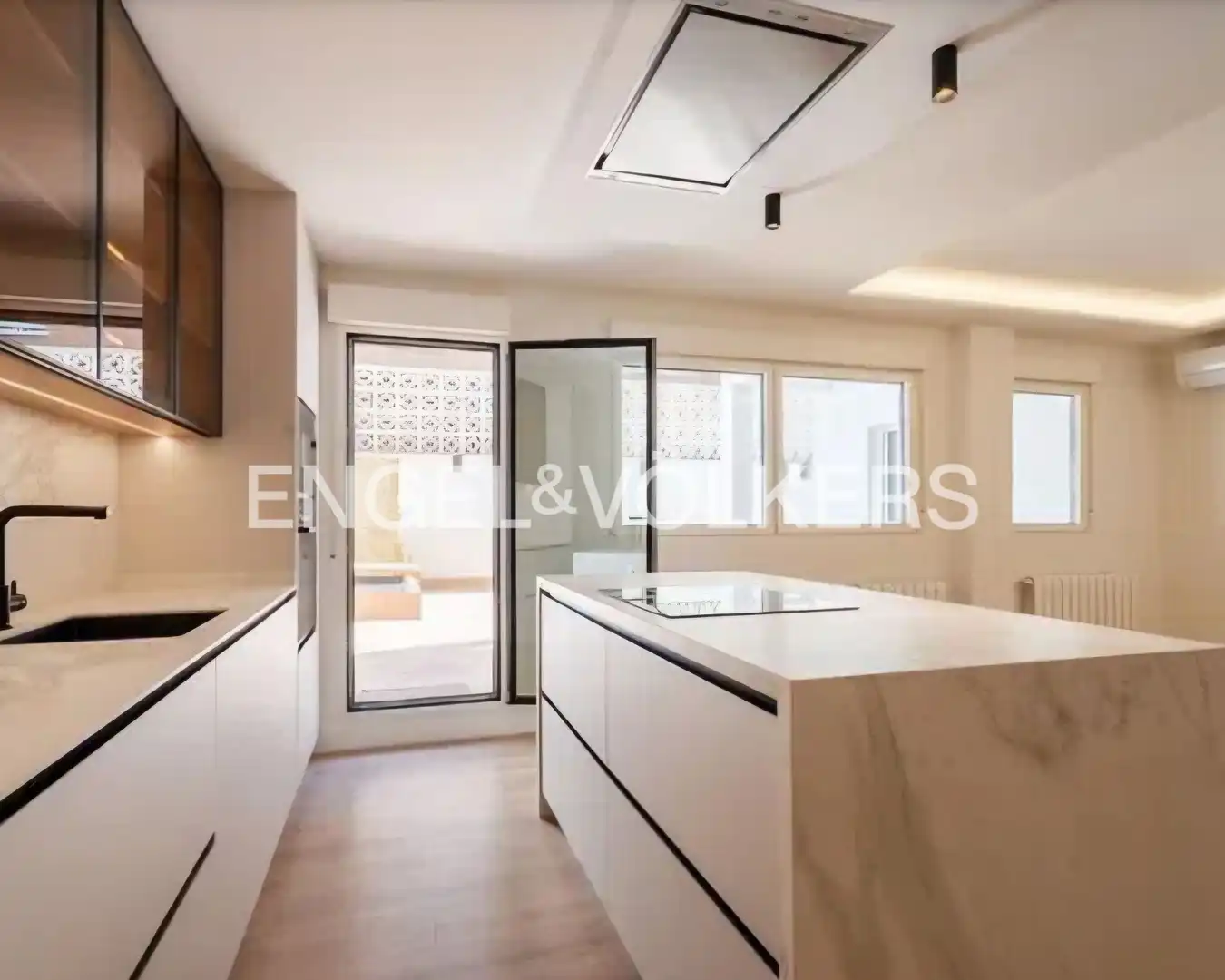 Küche von Wohnung zum Verkauf in Madrid mit Klimaanlage, Heizung und Terrasse