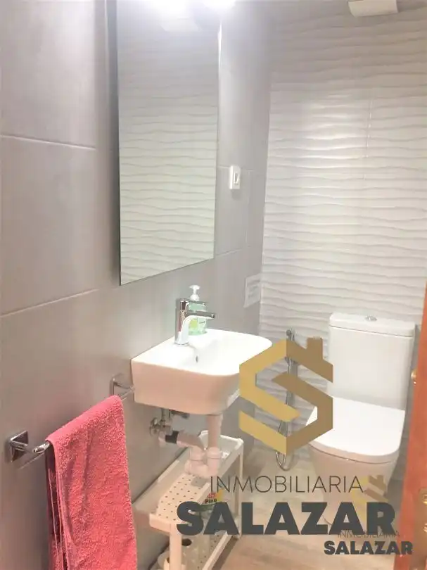 Badezimmer von Wohnung zur Miete in Bilbao  mit Heizung