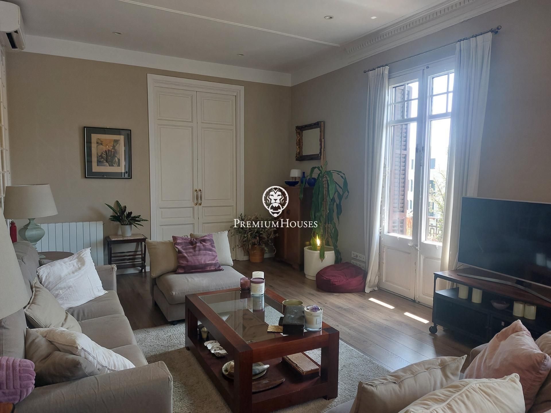 Sala d'estar de Pis de lloguer en  Barcelona Capital amb Aire condicionat, Calefacció i Parquet