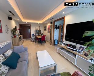 Living room of Flat for sale in  Madrid Capital  with Air Conditioner, Swimming Pool and Balcony