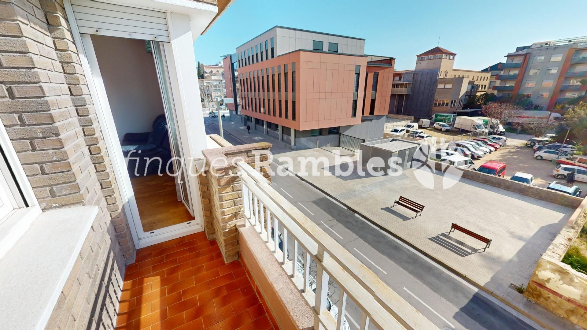 Vista exterior de Pis en venda en Igualada amb Aire condicionat, Calefacció i Terrassa